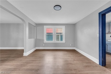 Fully renovated duplex offering modern updates, strong rental - photo 26