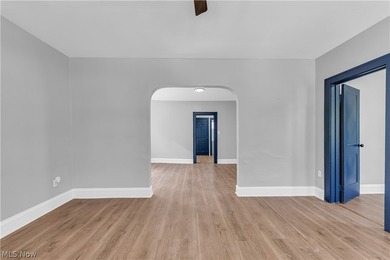 Fully renovated duplex offering modern updates, strong rental - photo 27