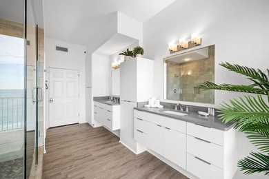 This stunning 4B/4B Penthouse Condo with breathtaking, panoramic - photo 29