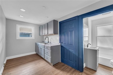 Fully renovated duplex offering modern updates, strong rental - photo 32