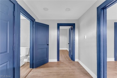Fully renovated duplex offering modern updates, strong rental - photo 34