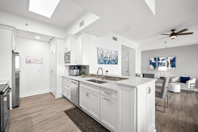 This stunning 4B/4B Penthouse Condo with breathtaking, panoramic - photo 42