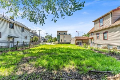 Fully renovated duplex offering modern updates, strong rental - photo 43