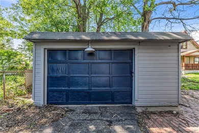Fully renovated duplex offering modern updates, strong rental - photo 44