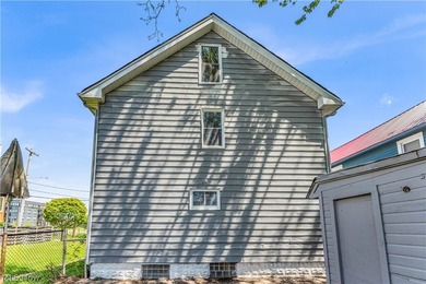 Fully renovated duplex offering modern updates, strong rental - photo 46
