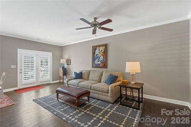 This charming end-unit townhouse offers 3 bedrooms, 2.5 - photo 15