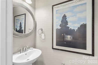 This charming end-unit townhouse offers 3 bedrooms, 2.5 - photo 19