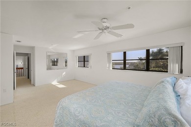 If you are searching for a waterfront getaway, a seasonal - photo 21