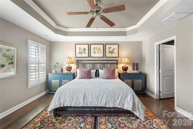 This charming end-unit townhouse offers 3 bedrooms, 2.5 - photo 24
