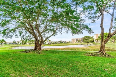 This impeccably maintained 2-bedroom, 2-bath condo with gorgeous - photo 24