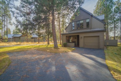 Lake Townhome/Townhouse For Sale in Sunriver, Oregon