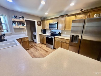 Discover the perfect blend of comfort, convenience, and - photo 4