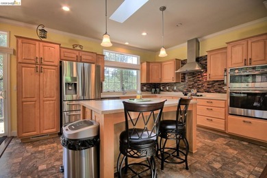 Welcome to this spectacular 6 year new 2-bedroom, 2-bathroom - photo 11