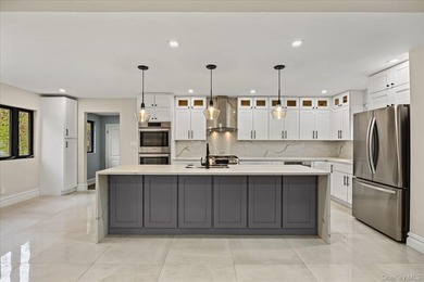Welcome to this beautifully renovated GEM, This sun-drenched - photo 12
