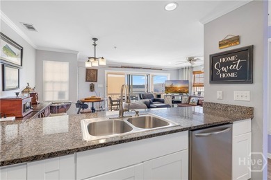 Recently renovated 2BR/2BA third-floor condo in Boylston Place - photo 13