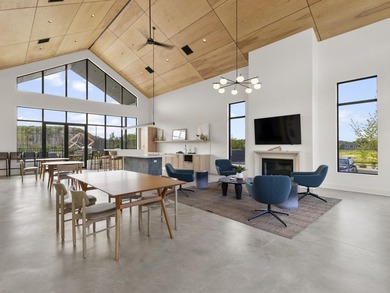Welcome to Lakeshore Commons! This home is located in one of Oak - photo 15
