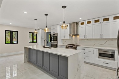 Welcome to this beautifully renovated GEM, This sun-drenched - photo 16