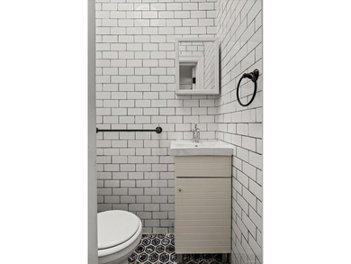 Welcome to this beautifully renovated GEM, This sun-drenched - photo 19