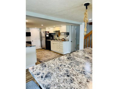 Charming newly renovated 3-bedroom lakefront home with - photo 20
