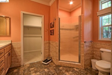 Welcome to this spectacular 6 year new 2-bedroom, 2-bathroom - photo 21