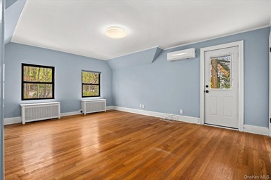 Welcome to this beautifully renovated GEM, This sun-drenched - photo 21