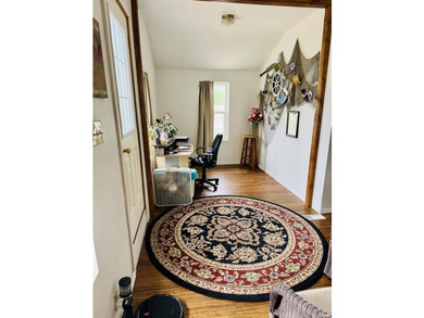 Charming newly renovated 3-bedroom lakefront home with - photo 22