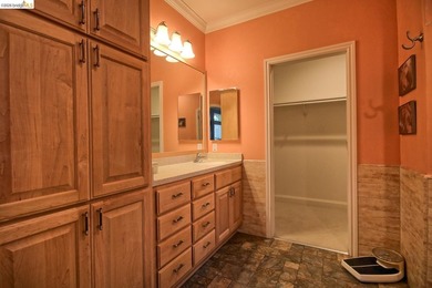 Welcome to this spectacular 6 year new 2-bedroom, 2-bathroom - photo 23