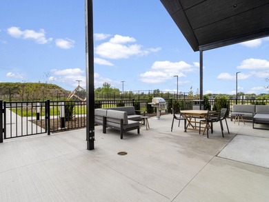 Welcome to Lakeshore Commons! This home is located in one of Oak - photo 24