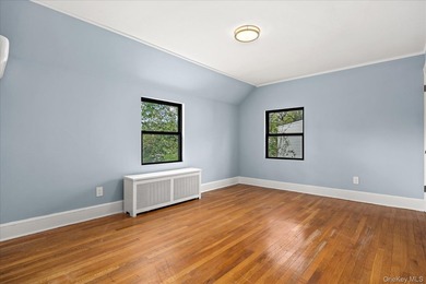 Welcome to this beautifully renovated GEM, This sun-drenched - photo 24