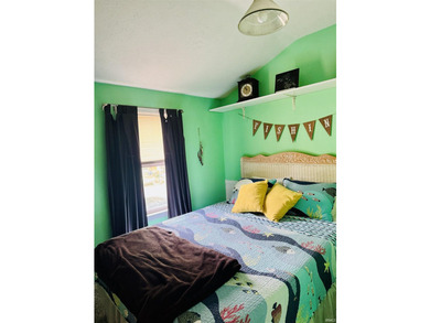 Charming newly renovated 3-bedroom lakefront home with - photo 25
