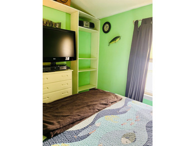Charming newly renovated 3-bedroom lakefront home with - photo 26