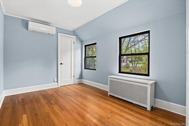 Welcome to this beautifully renovated GEM, This sun-drenched - photo 26