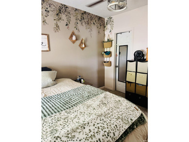 Charming newly renovated 3-bedroom lakefront home with - photo 27
