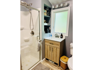 Charming newly renovated 3-bedroom lakefront home with - photo 29