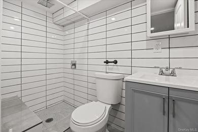 Welcome to this beautifully renovated GEM, This sun-drenched - photo 32