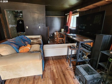 Come settle into this private creekfront homestead on 3 usable - photo 32
