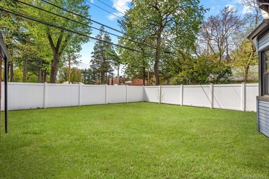 Welcome to this beautifully renovated GEM, This sun-drenched - photo 33