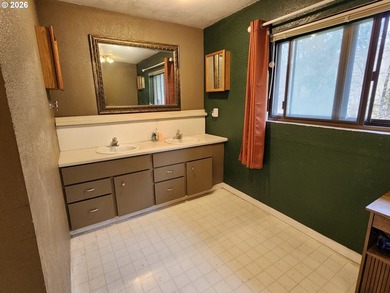 Come settle into this private creekfront homestead on 3 usable - photo 33