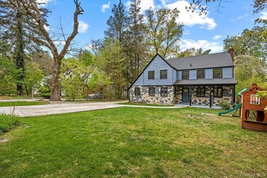 Welcome to this beautifully renovated GEM, This sun-drenched - photo 38