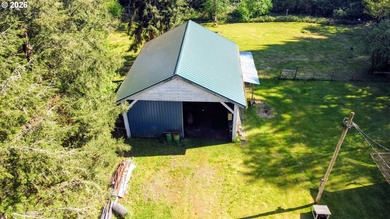 Come settle into this private creekfront homestead on 3 usable - photo 38