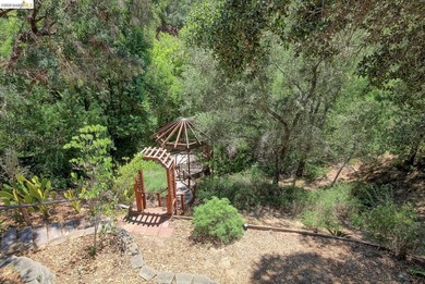 Welcome to this spectacular 6 year new 2-bedroom, 2-bathroom - photo 42