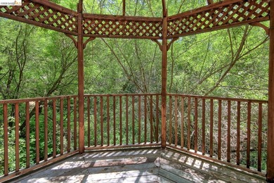 Welcome to this spectacular 6 year new 2-bedroom, 2-bathroom - photo 48