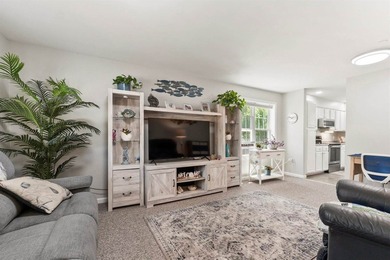 Perhaps the nicest 4 Bedroom home on Brunswick Landing. Easy - photo 4