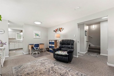 Perhaps the nicest 4 Bedroom home on Brunswick Landing. Easy - photo 6