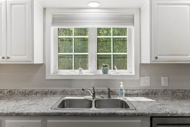Perhaps the nicest 4 Bedroom home on Brunswick Landing. Easy - photo 10