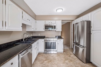 5 beds. 3 baths. 3-car garage. Corner lot with a circular - photo 4