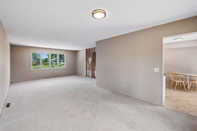 5 beds. 3 baths. 3-car garage. Corner lot with a circular - photo 7