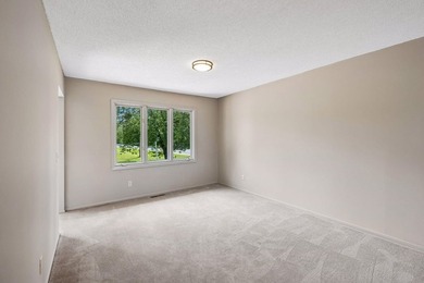 5 beds. 3 baths. 3-car garage. Corner lot with a circular - photo 8