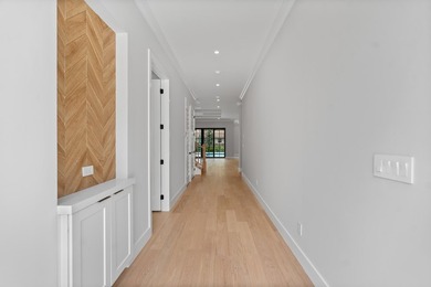 Experience sophisticated new coastal contemporary construction - photo 20