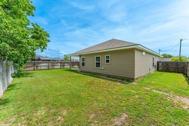 **SHORT SALE**Beautiful home on large end lot with many upgrades - photo 33